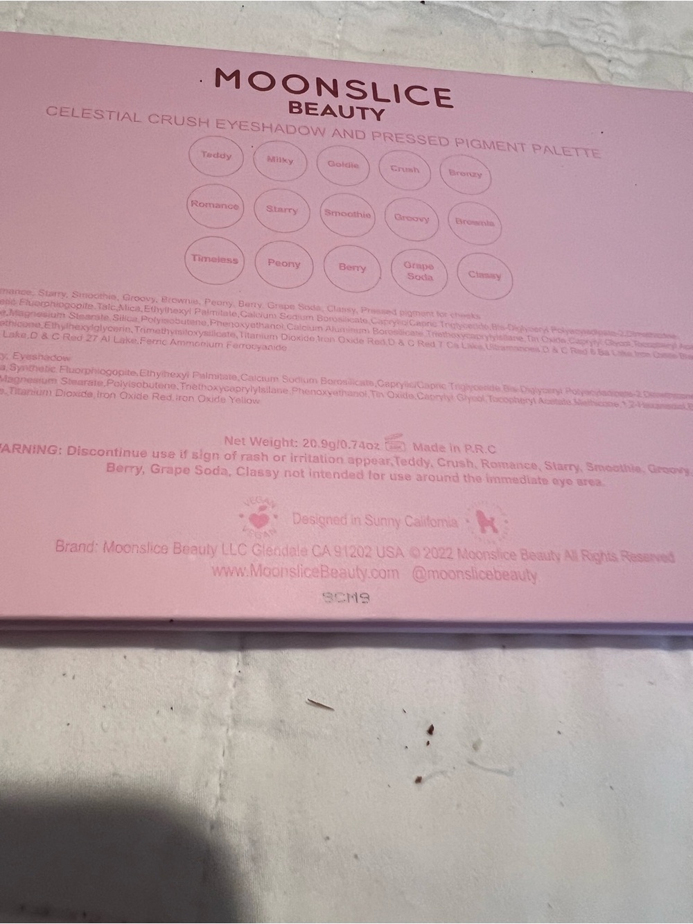 Moonslice Beauty 15-Color Pink Eyeshadow Palette — Pink Shades - Picture 3 of 9